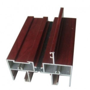Profili di alluminio estrusi per materiali da costruzione con finitura a grano di legno 6063 t6/t5 di Shengxin
