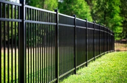 6063 T5 Grado 6063 Profili di tubi in alluminio con rivestimento in polvere personalizzati per recinzioni a piattaforma