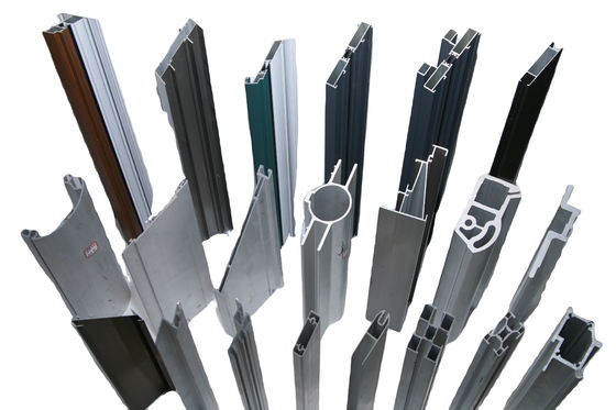 Profili in alluminio 6063 T5 T6 personalizzati per porte e finestre Spessore 0,8 mm-2,0 mm
