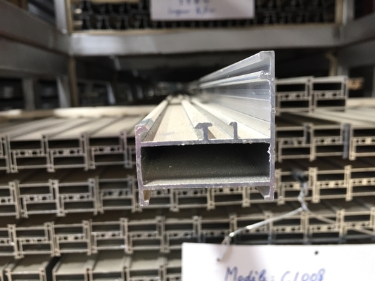 Profili in alluminio rivestiti in polvere per soluzioni personalizzate per finestre e porte Leghe 6082