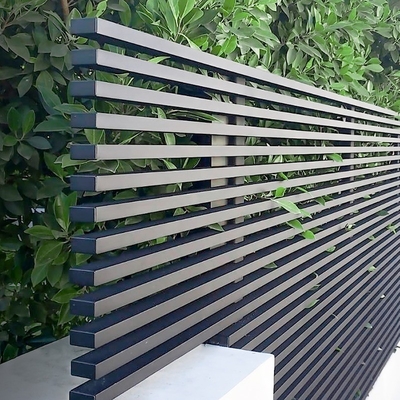 Recinzione di tubi verticali in alluminio per cortile esterno decorativo con rivestimento in polvere nera solida