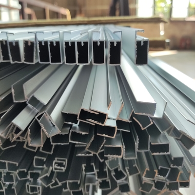 Profili di alluminio per la fresatura CNC personalizzati per estrusione industriale 6061 6063 T3 T5 T6