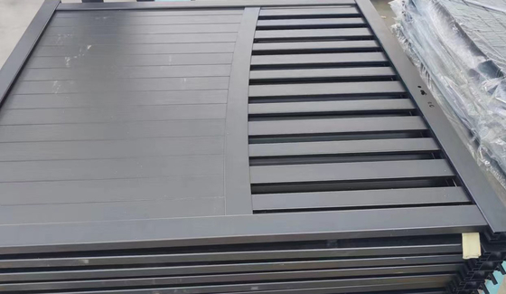 Pannelli di recinzione metallica per esterni personalizzati Moderno design Profili di recinzione in alluminio fai da te Tolleranza ± 1%