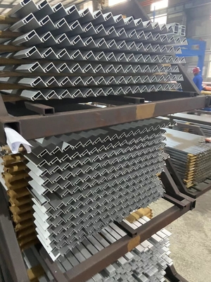 6063/6061 Profili di estrusione in alluminio per il mercato estero