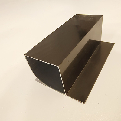 Saldatura di profili di estrusione in lega di alluminio anodizzato in bronzo per finestre e porte