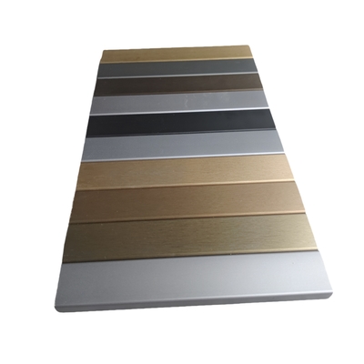 6063 Porte a profilo di alluminio personalizzate in diversi colori Profili di estrusione in alluminio