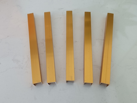 Polish Brush Powder Coating Golden Anodizing Wood Grain PVDF Edificio Costruzione Finestre Porte