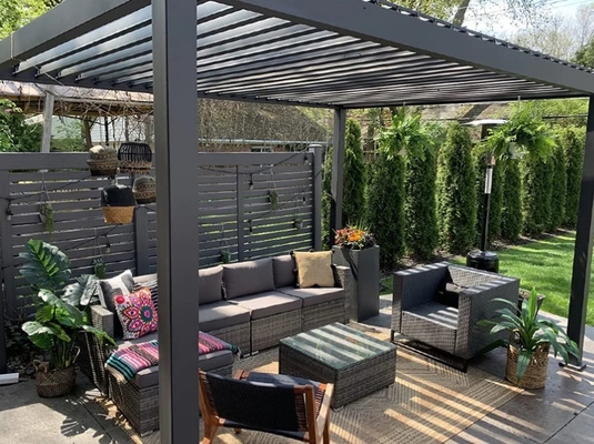 Gazebo pergolato a profilo di alluminio per esterni motorizzato con design impermeabile