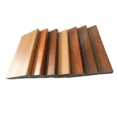 Profili di estrusione in alluminio per tubi quadrati a grano di legno personalizzati per materiali
