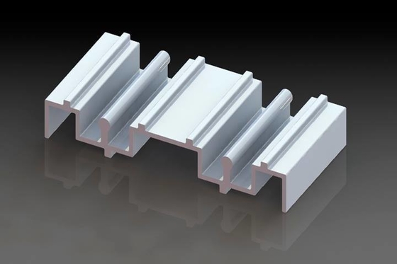 Profili di alluminio per sistemi di porte e finestre 7038 8025 744 3825 5020 3831 in Colombia