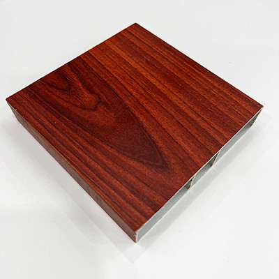Varietà di profili di estrusione in alluminio a grano di legno per soluzioni di finestre personalizzate