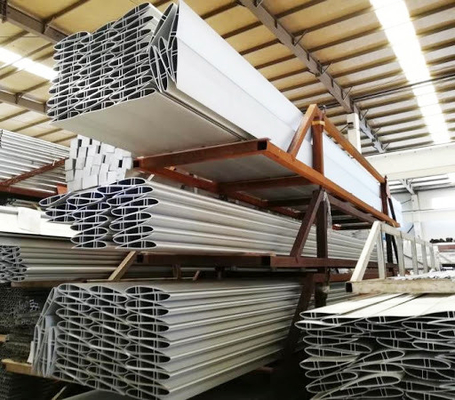 Legatura 6063 T5 Profilo di estrusione in alluminio per porte e finestre con capacità di saldatura
