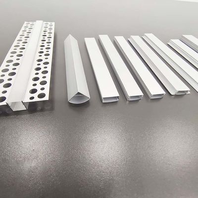 Profili di estrusione in alluminio personalizzato di design moderno per profili a strisce LED a forma di U