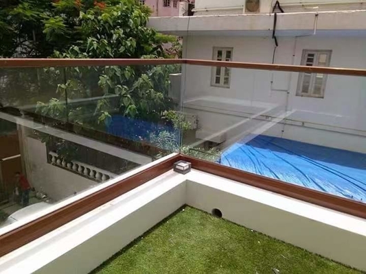 Pavimento montato customizabile di alluminio U Canale di vetro ringhiera per il design senza cornice