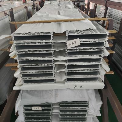 Servizio di saldatura esperta per profili architettonici in alluminio a tolleranza ±1% in Colombia