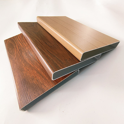Taglio personalizzato per profili in alluminio in legno 3D in soluzioni per porte e facciate
