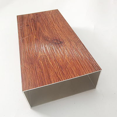 Taglio personalizzato per profili in alluminio in legno 3D in soluzioni per porte e facciate