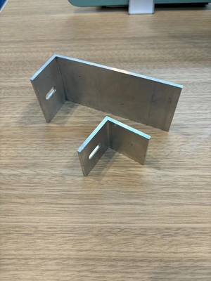 80x40x40 mm di alluminio in forma di L per il montaggio di pannelli solari con rivestimento in polvere