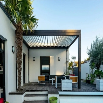 Tetti a prova d'acqua Louvre Gazebo esterno Pergola in alluminio con design moderno