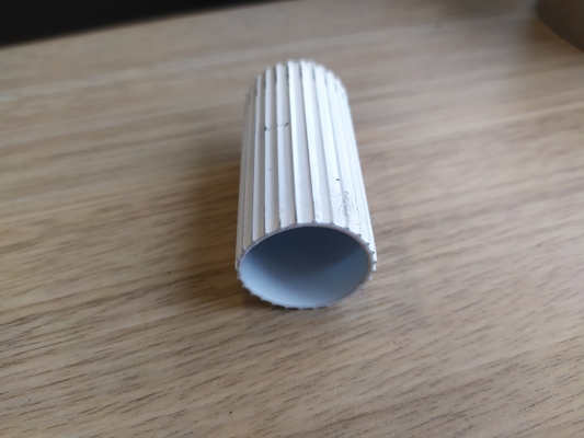 Profilo di tubo di alluminio anodizzante d'oro per lunghezza da 5,8 a 6,0 mm