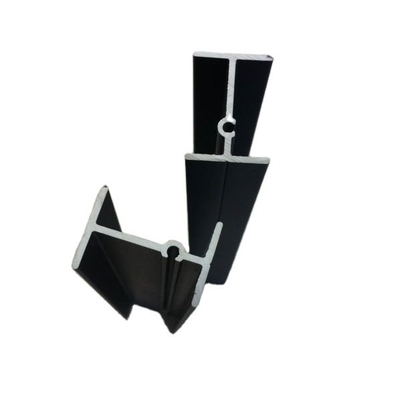 Cornice e supporti per il montaggio del pannello solare realizzati con profili di alluminio T3-T8