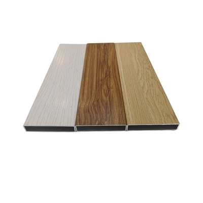 Profilo di grano di legno di alluminio a colori personalizzati per pareti o recinzioni esterne decorative