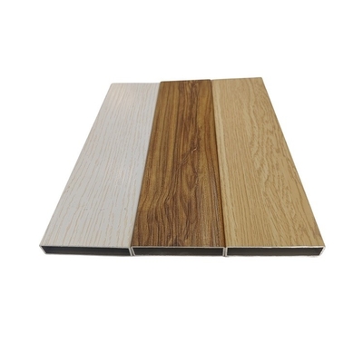 0.3 mm sopra spessore Profilo di estrusione in alluminio a grano di legno per finestre e porte
