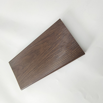 0.3 mm sopra spessore Profilo di estrusione in alluminio a grano di legno per finestre e porte