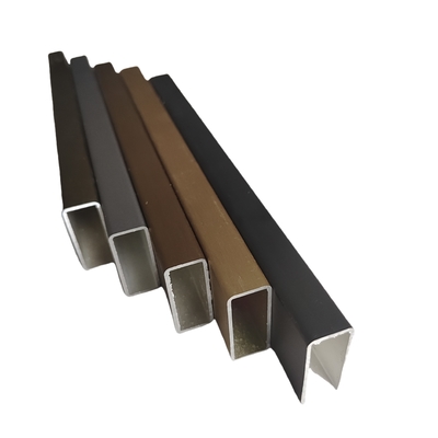 Fabbricazione di profili di estrusione di alluminio per decorazioni architettoniche rivestite in PVDF
