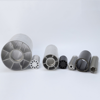 Fabbricazione di profili di estrusione di alluminio per decorazioni architettoniche rivestite in PVDF