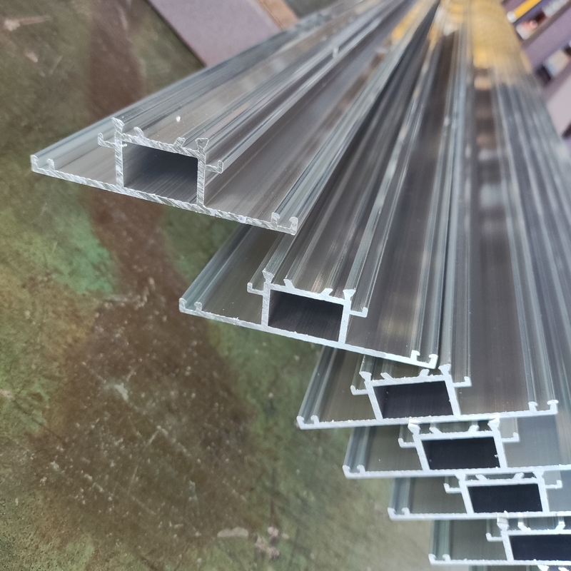 Profili di alluminio per la fresatura CNC personalizzati per estrusione industriale 6061 6063 T3 T5 T6