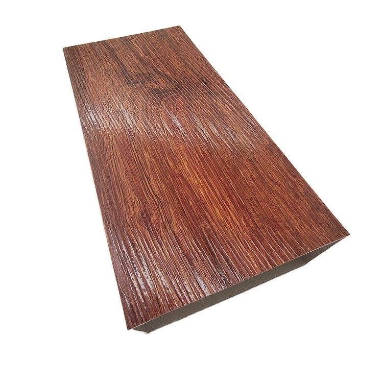 5.8-6.0M Lunghezza Profili di estrusione in alluminio a grano di legno 3D per finestre porte pergola pavimento