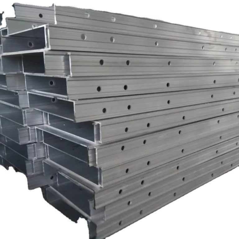Materiale principale PVC Profilli di alluminio per estrussione della serie 6000 T5 T6 per sistemi di coffratura edilizia