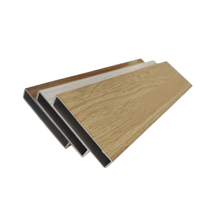 Profilo di grano di legno di alluminio a colori personalizzati per pareti o recinzioni esterne decorative